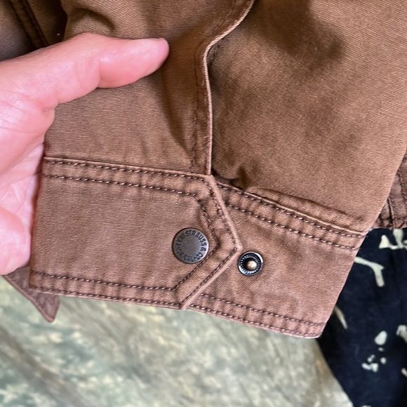 NWT Levi’s Washed Cotton Quilt-Lined Trucker Jacket - Picture 6 of 16